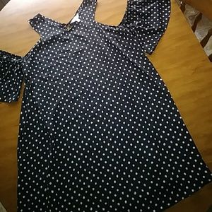 🆕 CUTE! decree off/cold shoulder dress